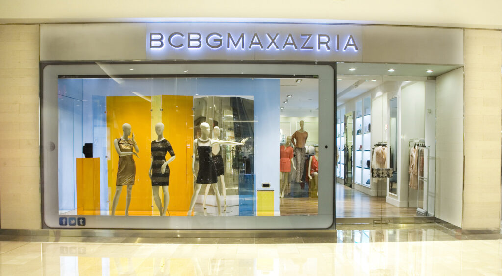 BCBGMAXAZRIA İstinye Park mağaza ön cephesi — Manifesto Design & Architecture