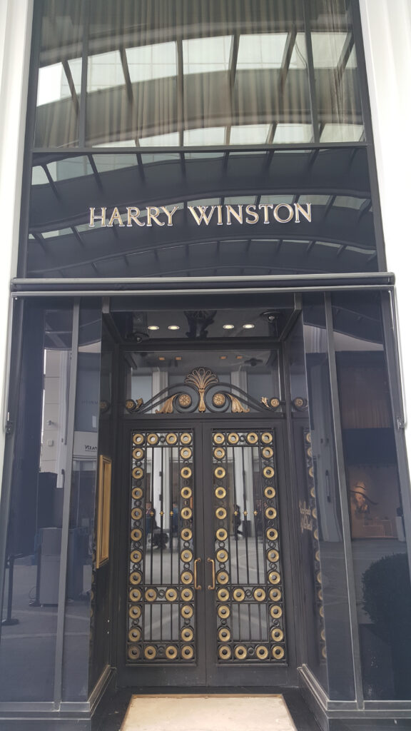 Harry Winston Emaar Square butiği · Manifesto Design & Architecture
