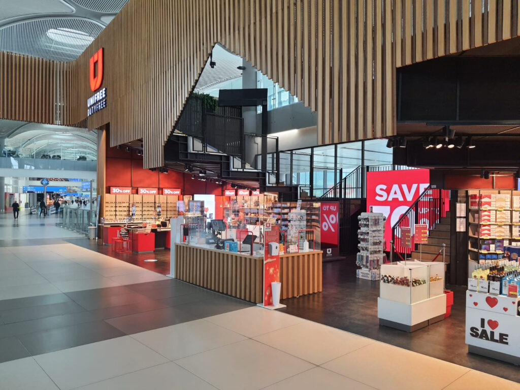 İstanbul Havalimanı perakende üniteleri — Unifree Duty Free · Manifesto Design & Architecture