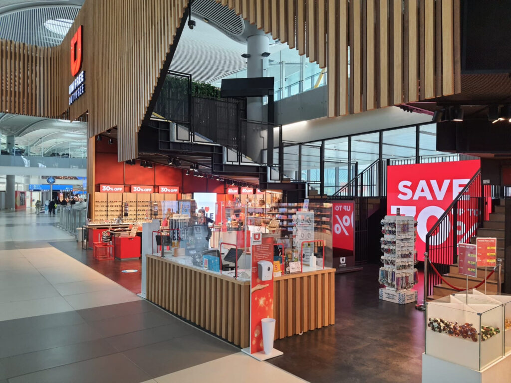 İstanbul Havalimanı perakende üniteleri — Unifree Duty Free · Manifesto Design & Architecture