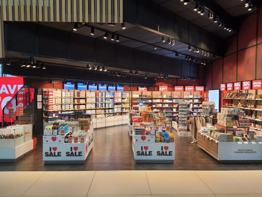 İstanbul Havalimanı perakende üniteleri — Unifree Duty Free · Manifesto Design & Architecture