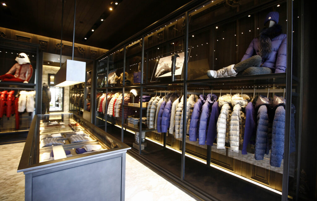 Moncler İstinye Park mağazası · Manifesto Design & Architecture