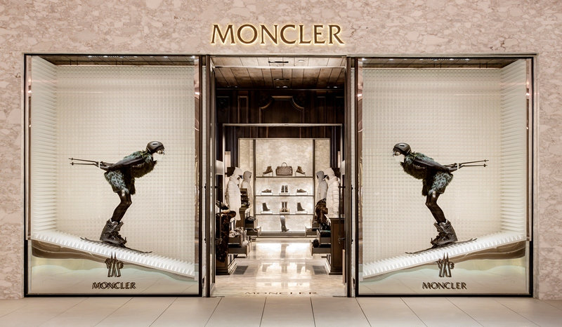 Moncler Zorlu Center mağaza ön cephesi — Manifesto Design & Architecture