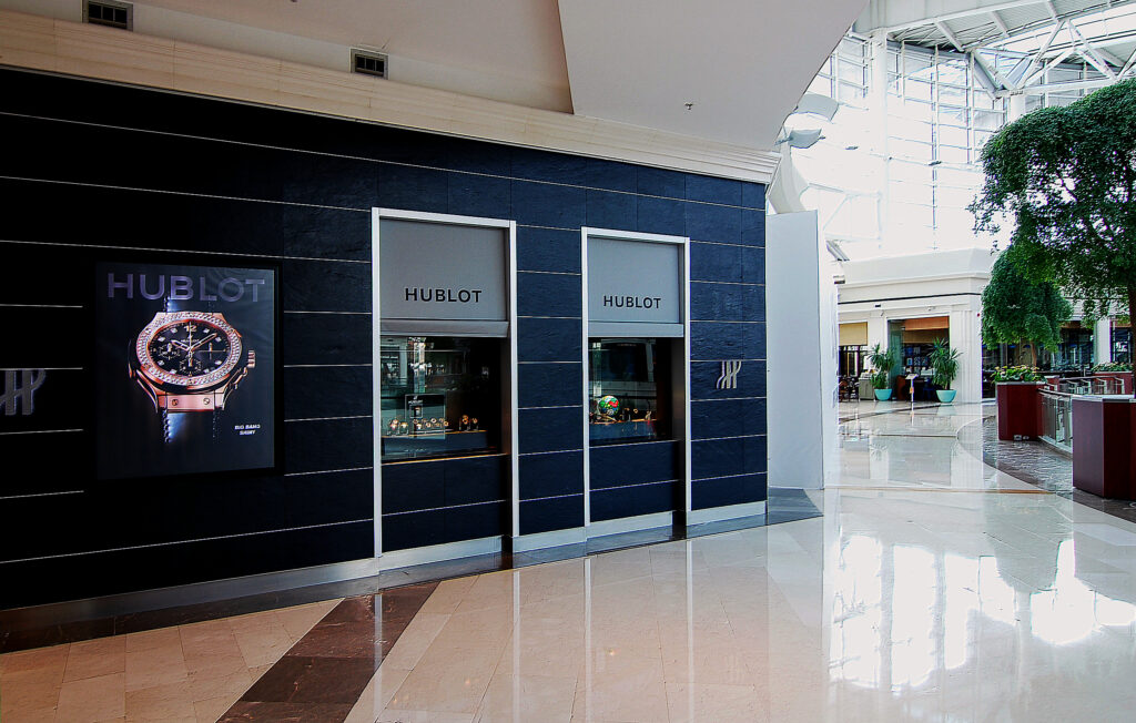 Hublot İstinye Park mağaza ön cephesi — Manifesto Design & Architecture