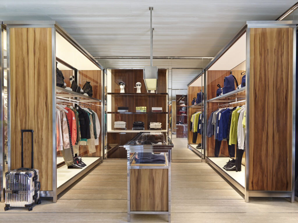 Moncler Bodrum Yalıkavak Marina mağazası